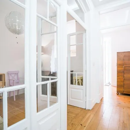 Lägenhet Estrela Neoclassical Apt- River View