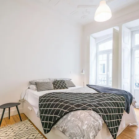 Estrela Neoclassical Apt- River View 公寓 *