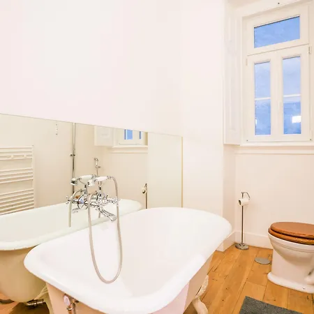 Estrela Neoclassical Apt- River View