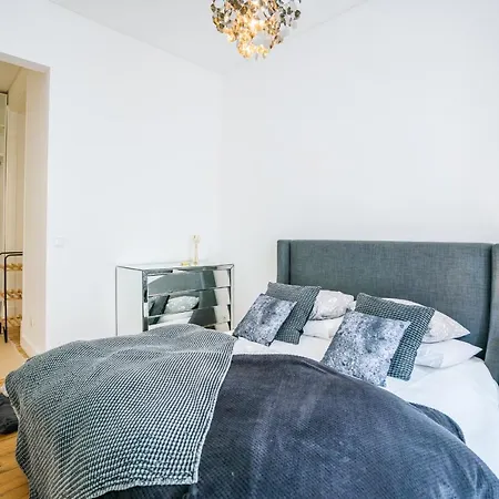 Apartman Estrela Neoclassical Apt- River View