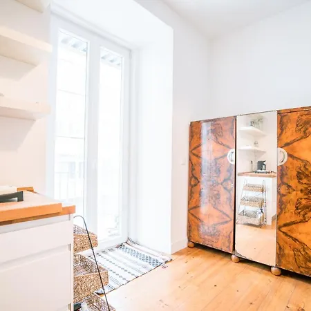 Estrela Neoclassical Apt- River View Lisbon