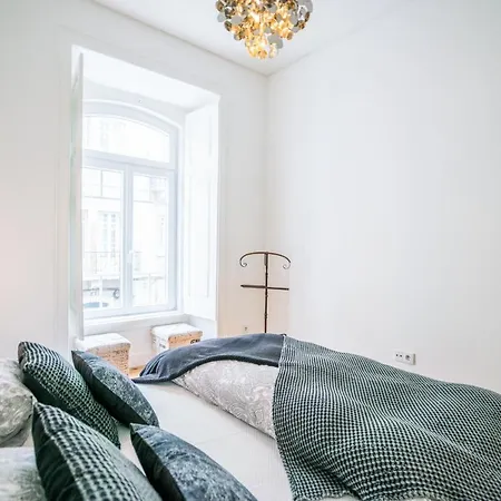 Estrela Neoclassical Apt- River View *