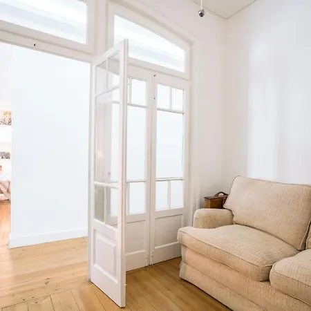 Estrela Neoclassical Apt- River View