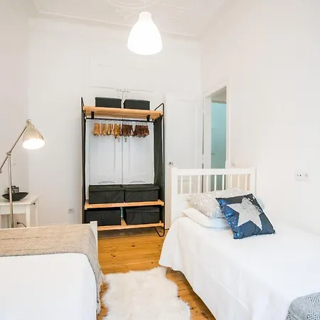 Estrela Neoclassical Apt- River View