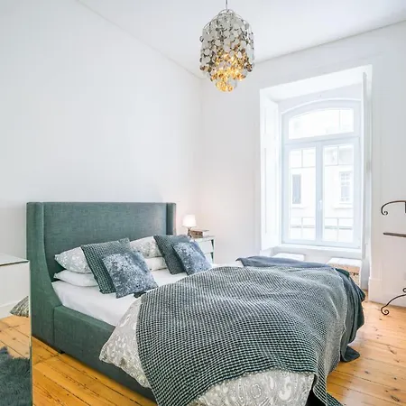 Estrela Neoclassical Apt- River View Apartment Lisbon